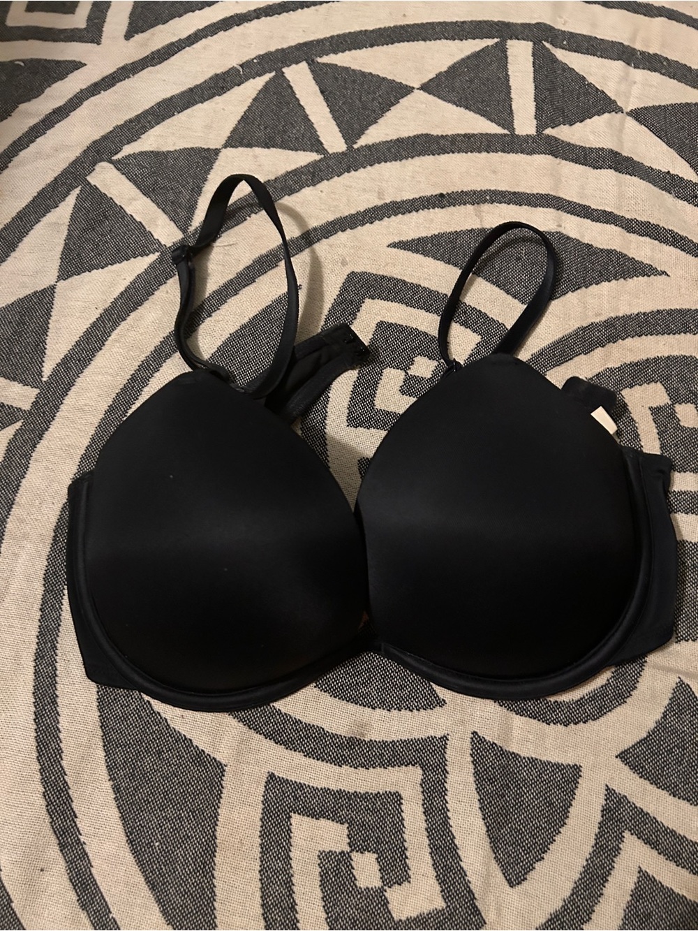 Victoria’s Secret Pink Black push-up Bra - Smooth Molded Cups